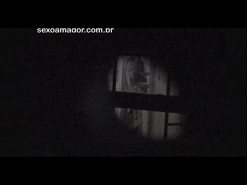 ❤️ Блонді таємно знімає на відео сусідський вуайерист, прихований за порожнистими цеглами Порно на порно uk.vanalize.ru ❌❤